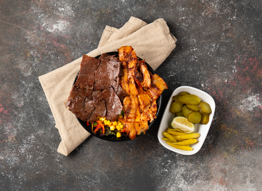 Salata Üstü Karışık Yaprak Et ve Tavuk Döner